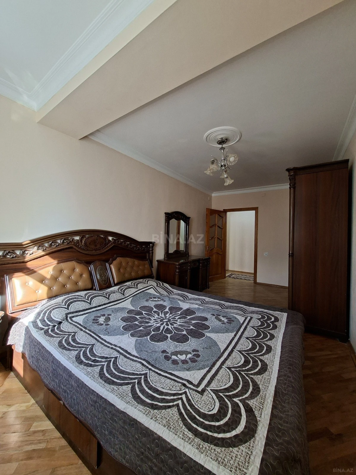 Kirayə verilir 2 otaqlı mənzil 75 m²