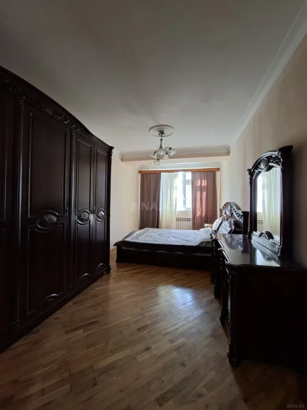 Kirayə verilir 2 otaqlı mənzil 75 m²
