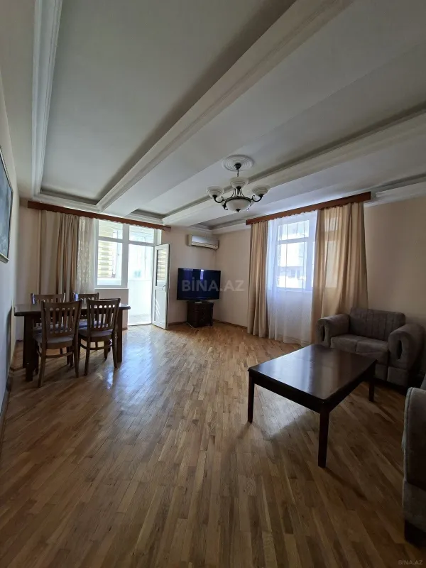 Kirayə verilir 2 otaqlı mənzil 75 m²