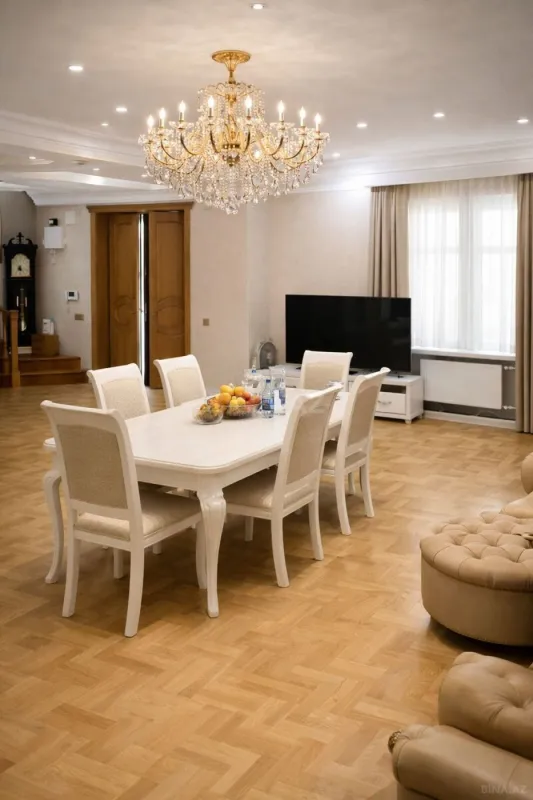 Satılır 9 otaqlı həyət evi 350 m²