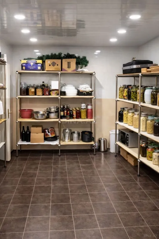 Satılır 9 otaqlı həyət evi 350 m²