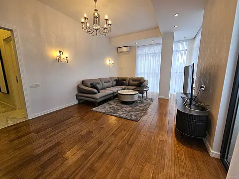 Kirayə verilir 2 otaqlı mənzil 78 m²