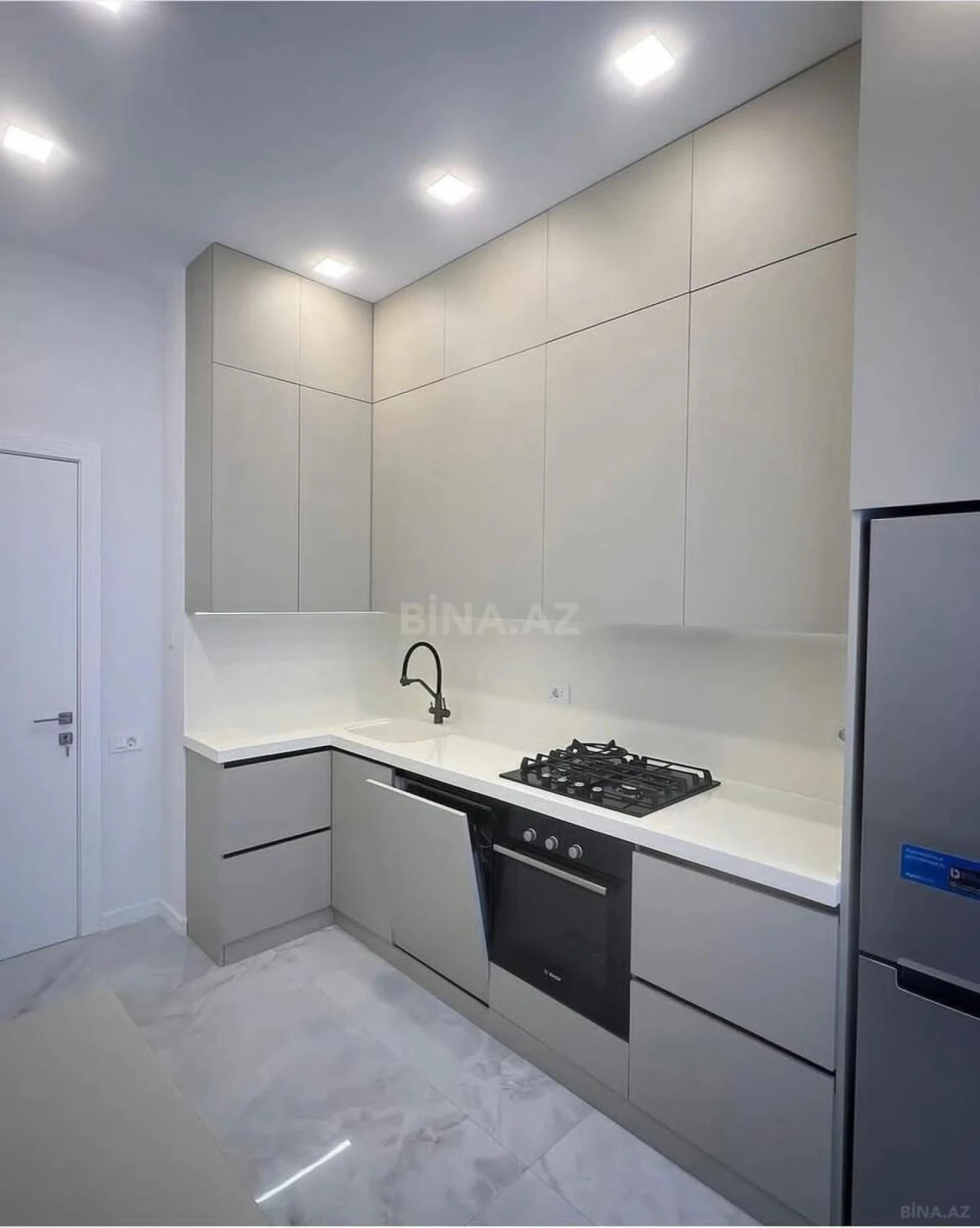 Kirayə verilir 2 otaqlı mənzil 78 m²
