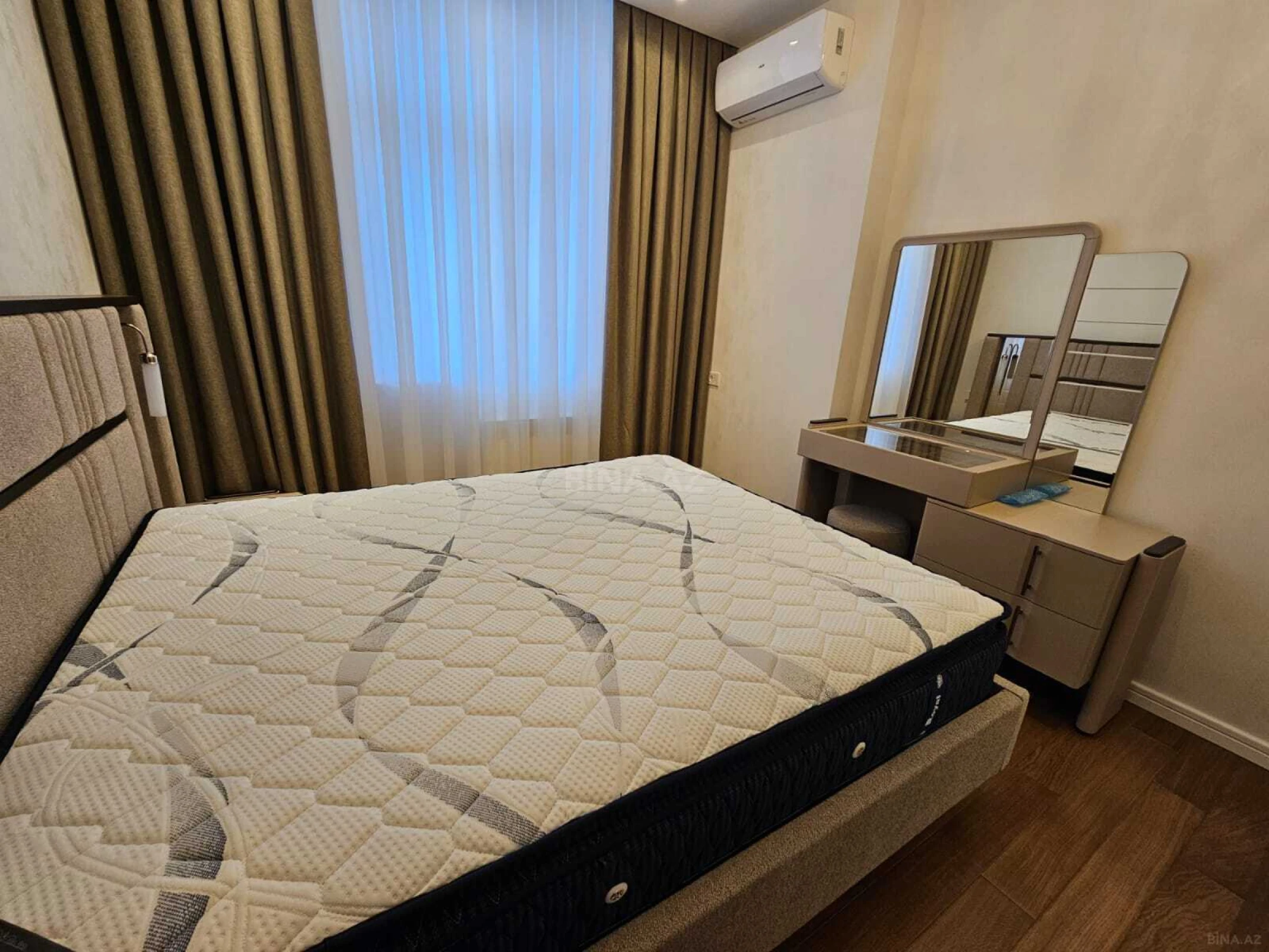 Kirayə verilir 2 otaqlı mənzil 78 m²