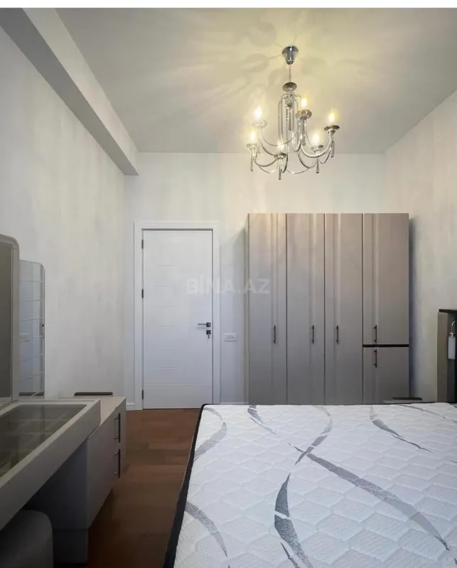 Kirayə verilir 2 otaqlı mənzil 78 m²