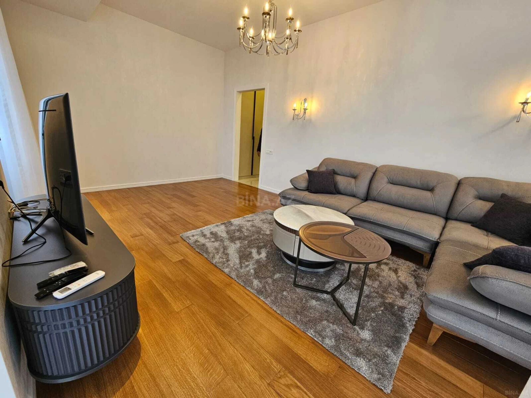 Kirayə verilir 2 otaqlı mənzil 78 m²