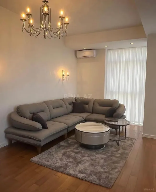 Kirayə verilir 2 otaqlı mənzil 78 m²