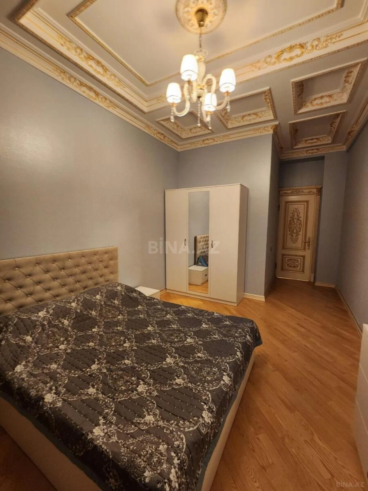 Satılır 3 otaqlı mənzil 166 m²