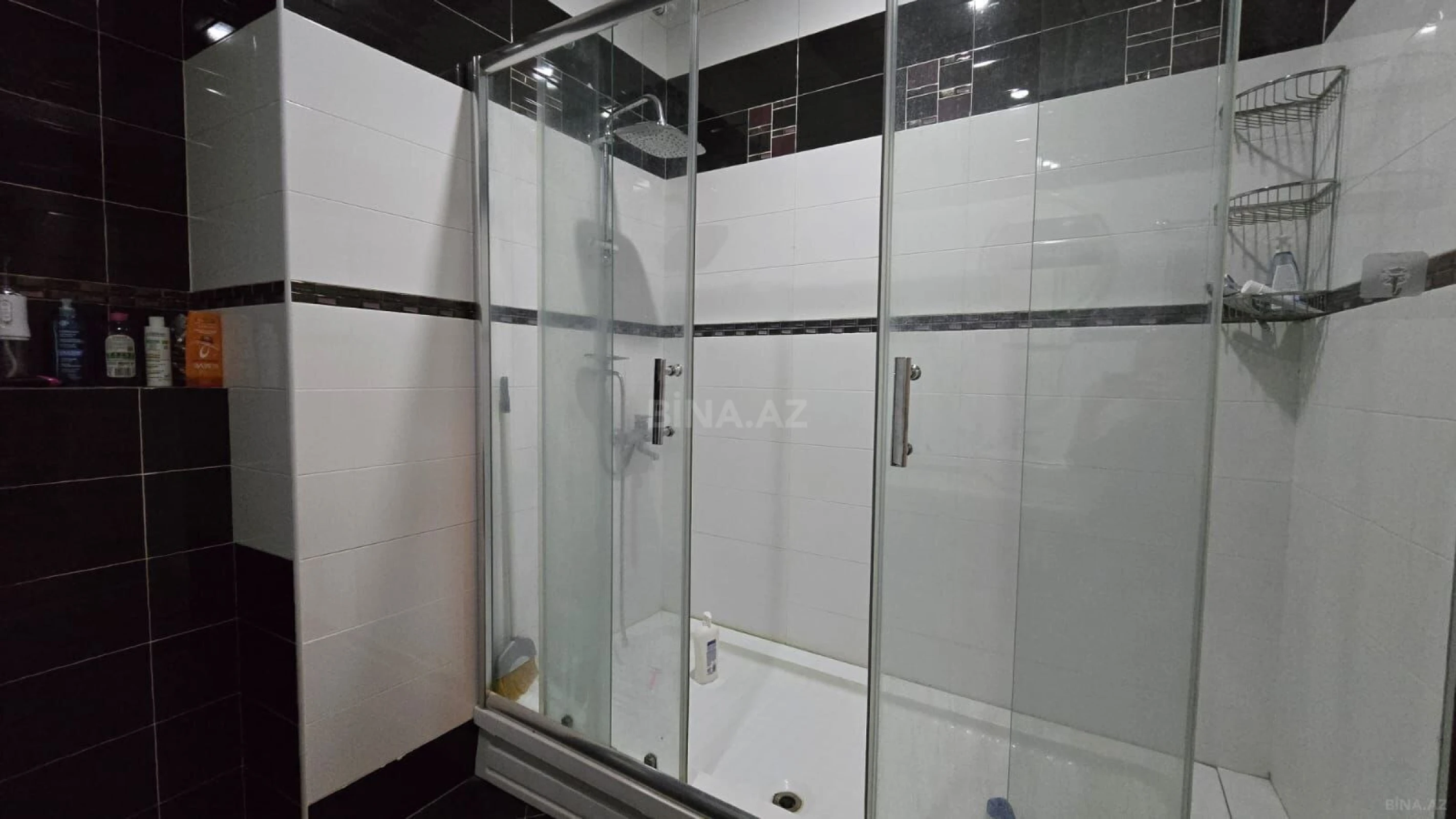 Satılır 3 otaqlı mənzil 162 m²