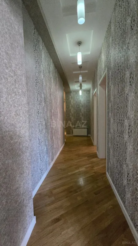 Satılır 3 otaqlı mənzil 162 m²