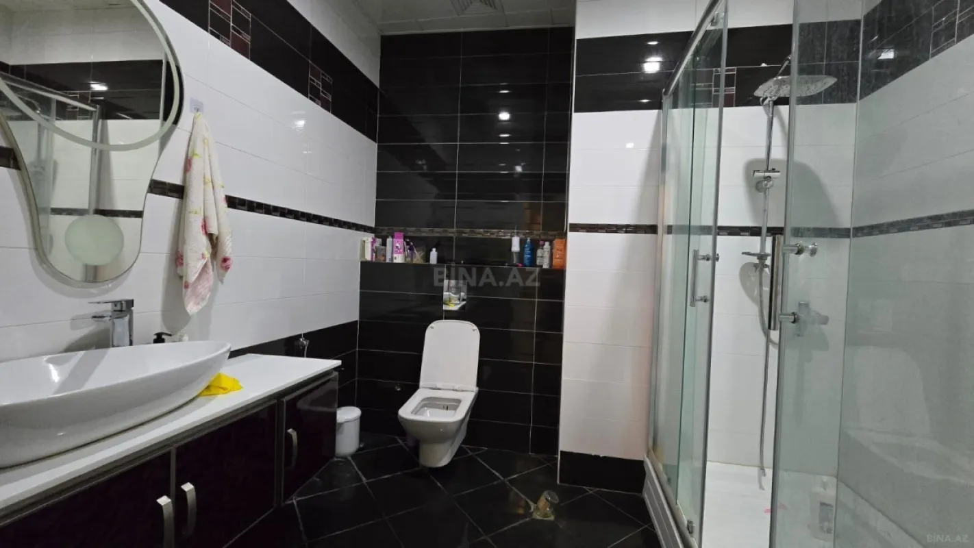 Satılır 3 otaqlı mənzil 162 m²
