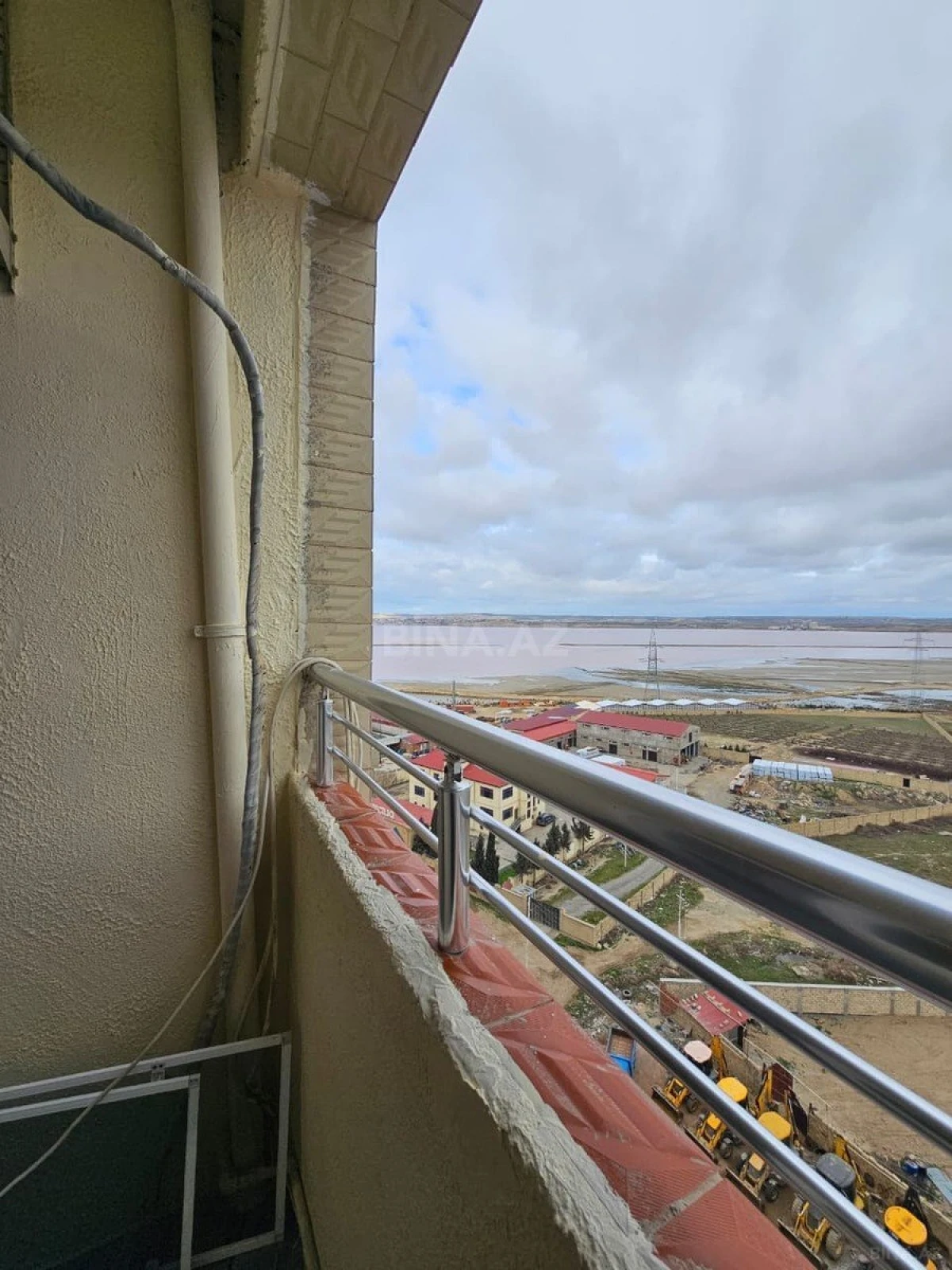 Satılır 3 otaqlı mənzil 74 m²