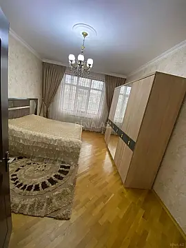 Kirayə verilir 2 otaqlı mənzil 122 m²