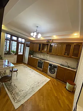 Kirayə verilir 2 otaqlı mənzil 122 m²