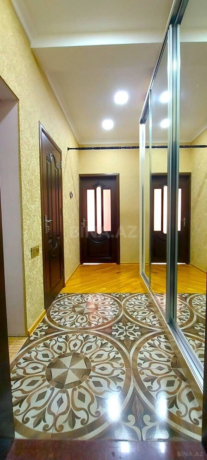 Satılır 2 otaqlı mənzil 65 m²