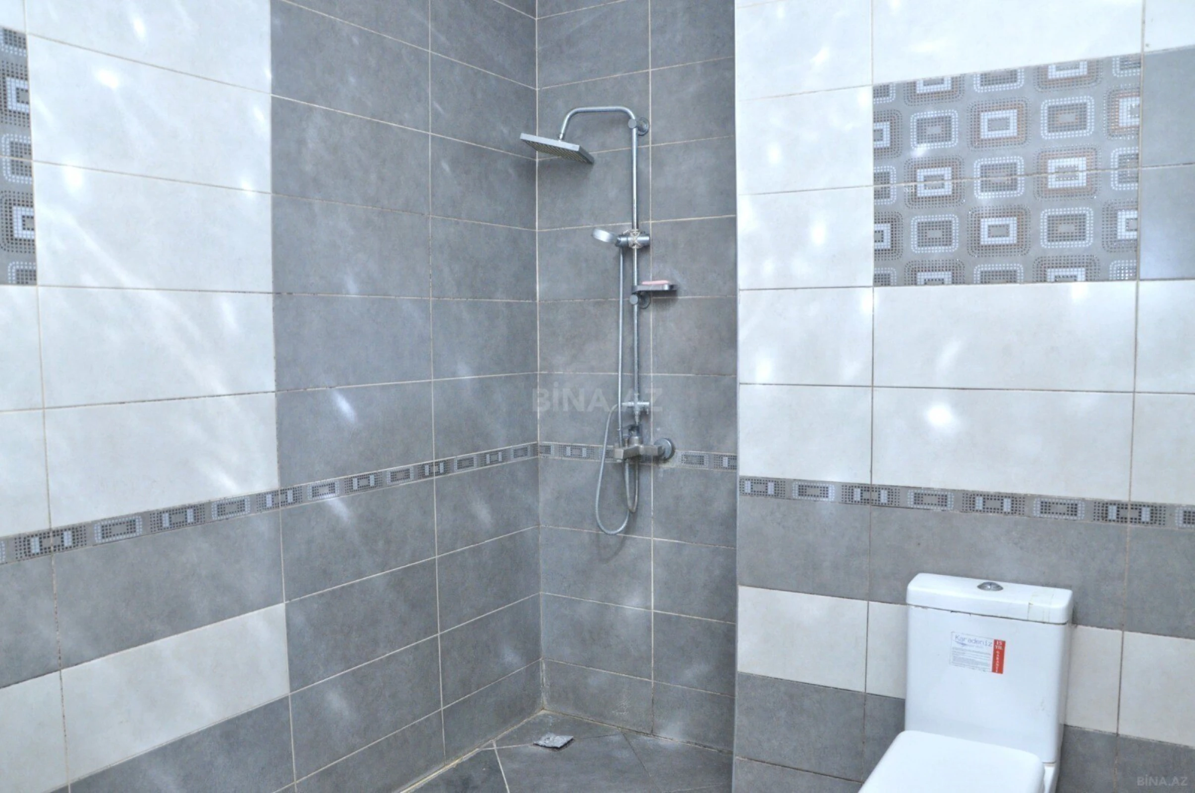 Satılır 4 otaqlı mənzil 200 m²