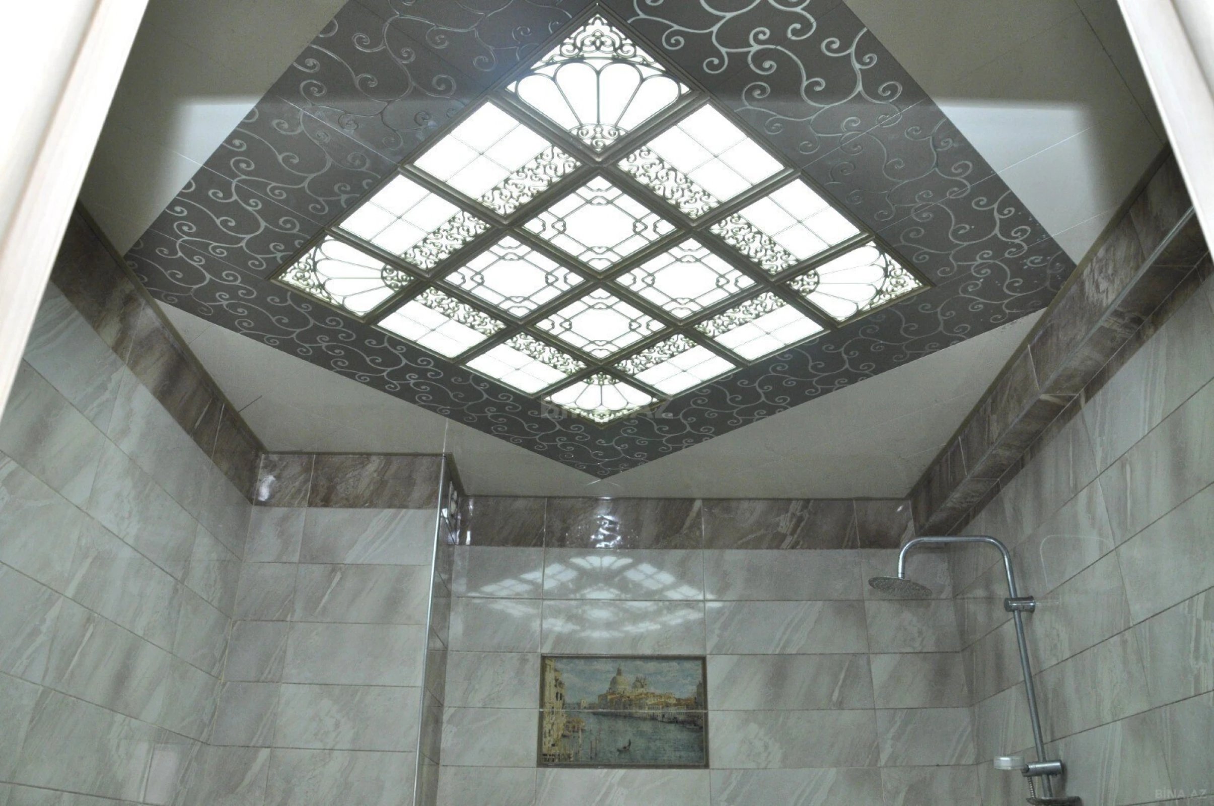 Satılır 4 otaqlı mənzil 200 m²