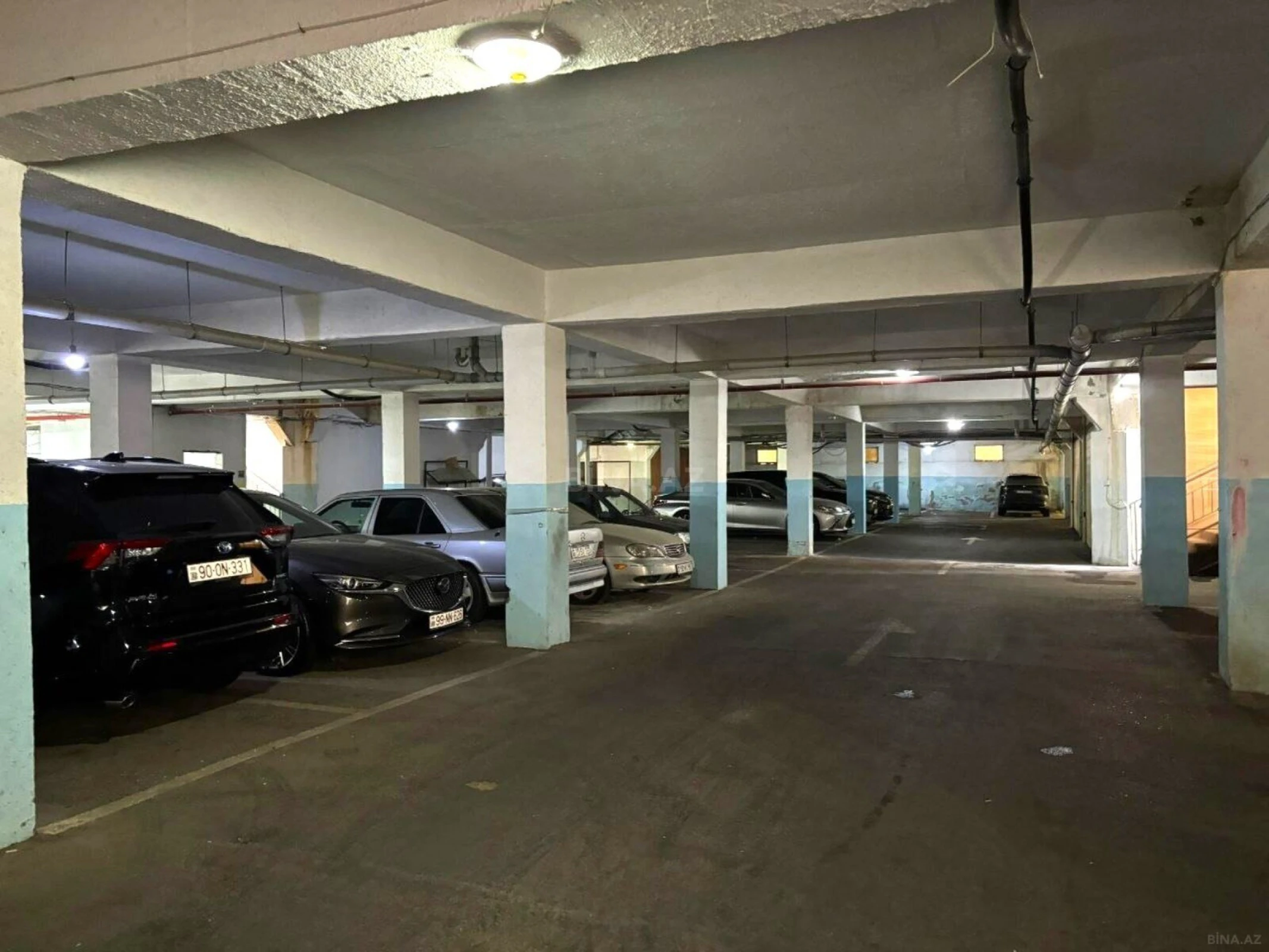 Satılır 4 otaqlı mənzil 200 m²