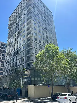 Satılır 3 otaqlı mənzil 128 m² — Bakı, İnşaatçılar 3 otaq 128.00 m²