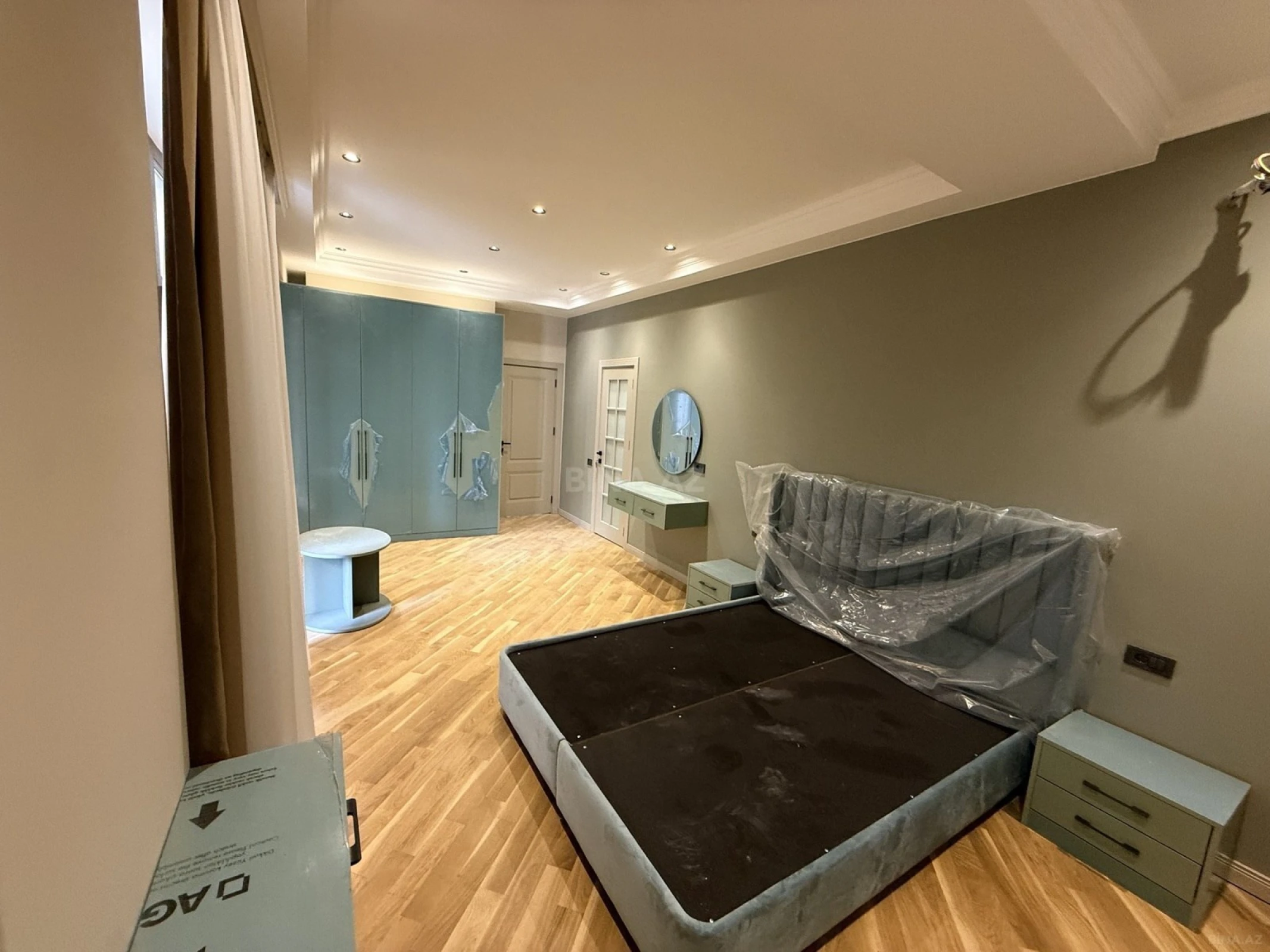 Satılır 3 otaqlı mənzil 128 m²