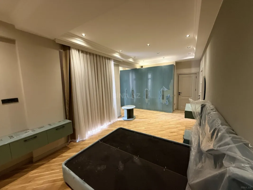 Satılır 3 otaqlı mənzil 128 m²