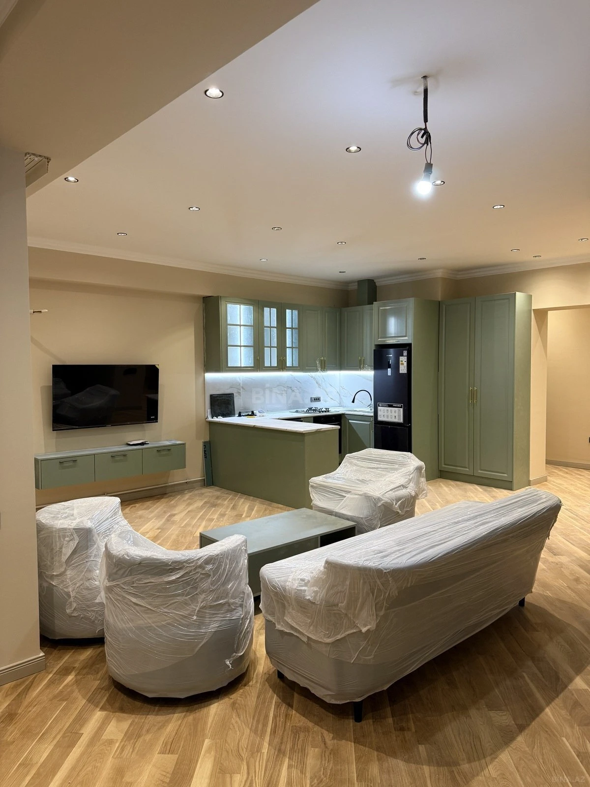 Satılır 3 otaqlı mənzil 128 m²