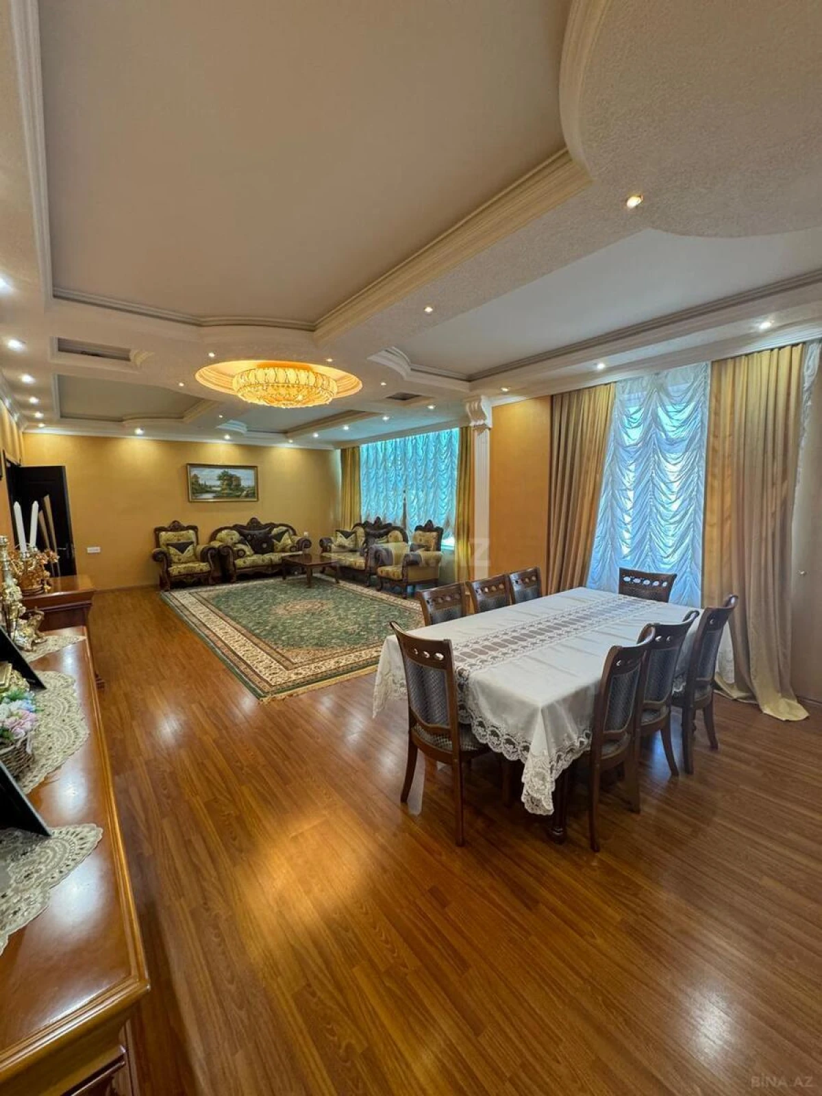 Satılır 4 otaqlı mənzil 200 m²