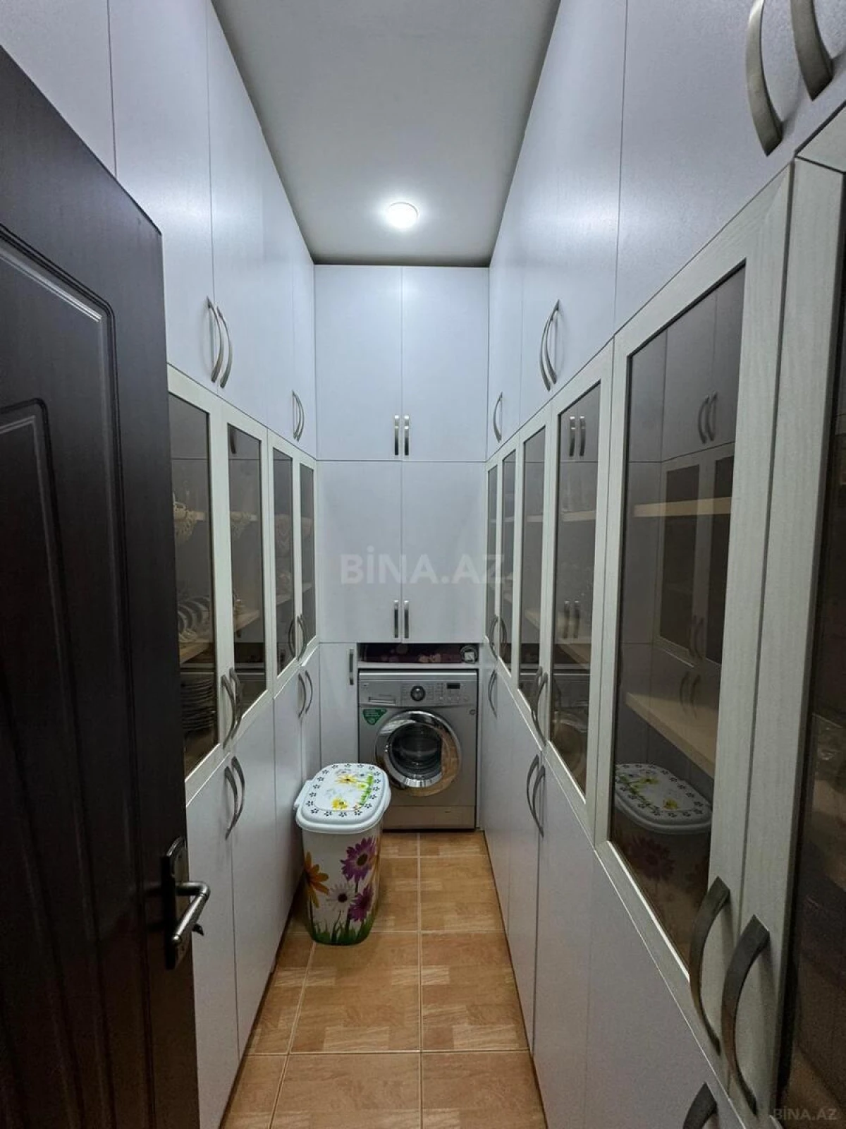 Satılır 4 otaqlı mənzil 200 m²