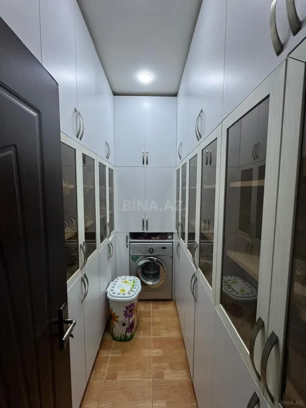 Satılır 4 otaqlı mənzil 200 m²