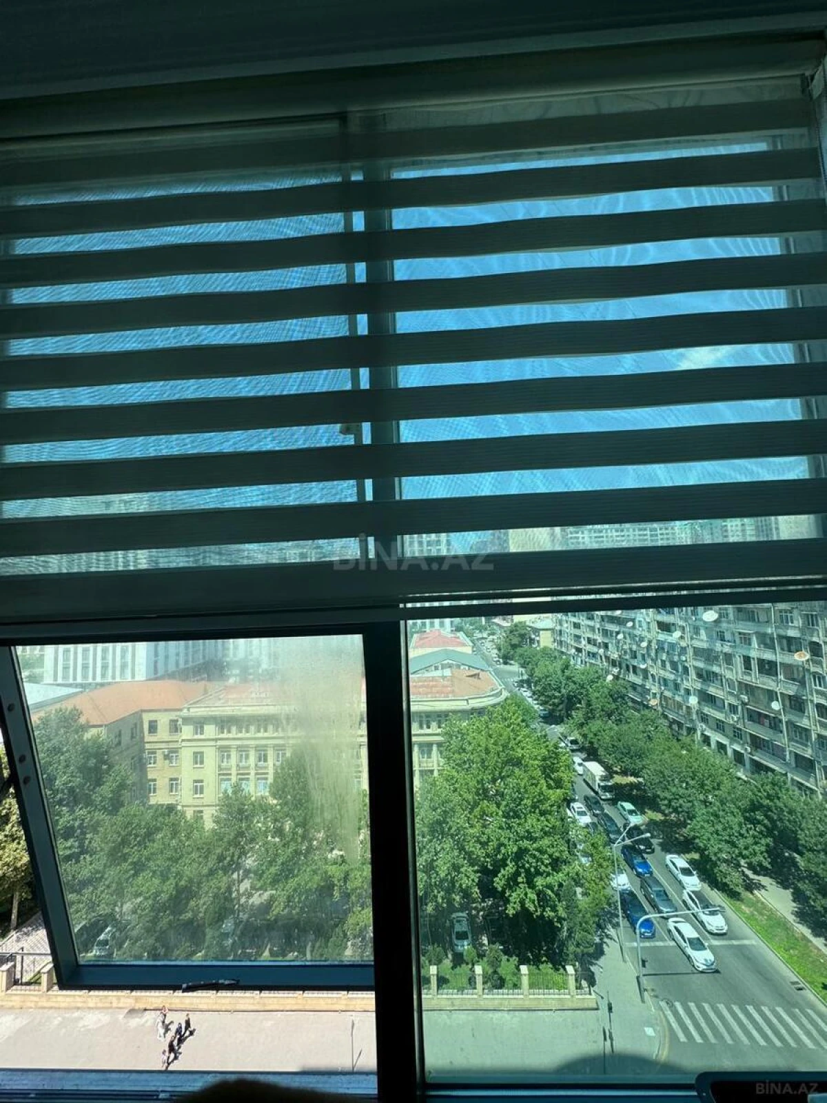 Satılır 4 otaqlı mənzil 200 m²