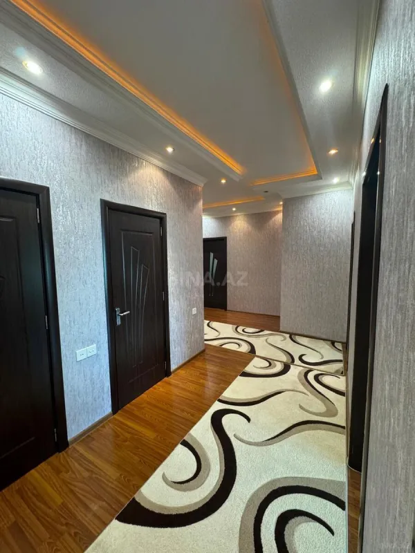 Satılır 4 otaqlı mənzil 200 m²