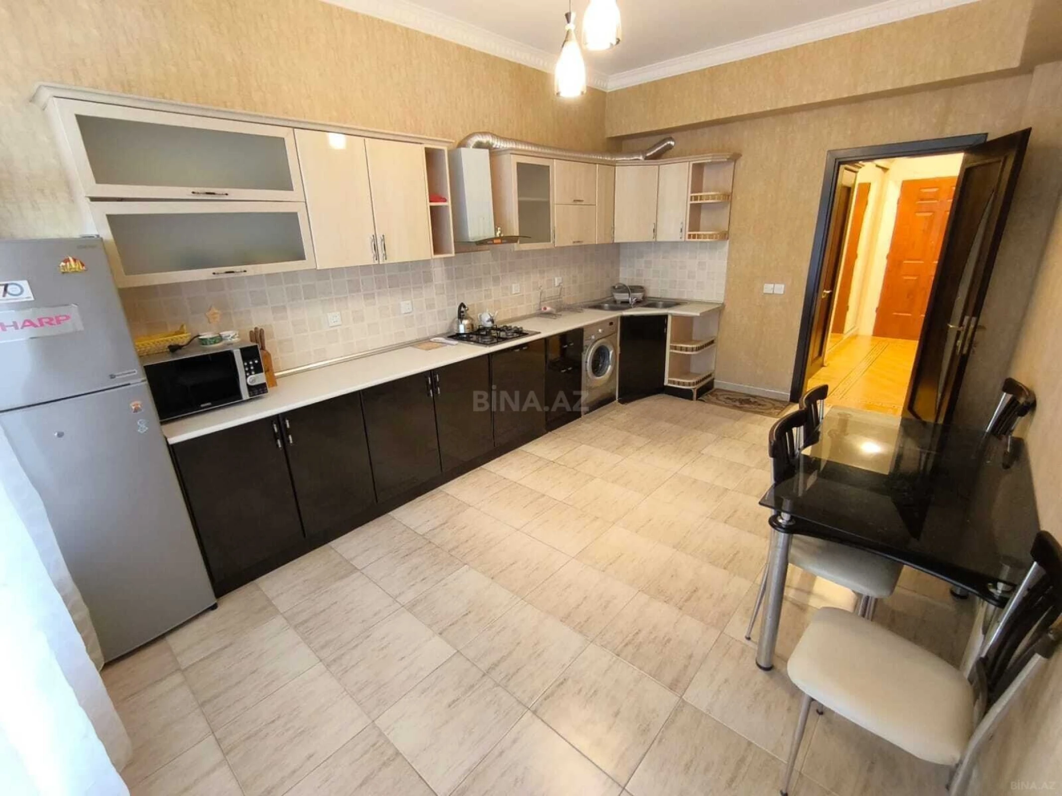 Kirayə verilir 3 otaqlı mənzil 148 m²