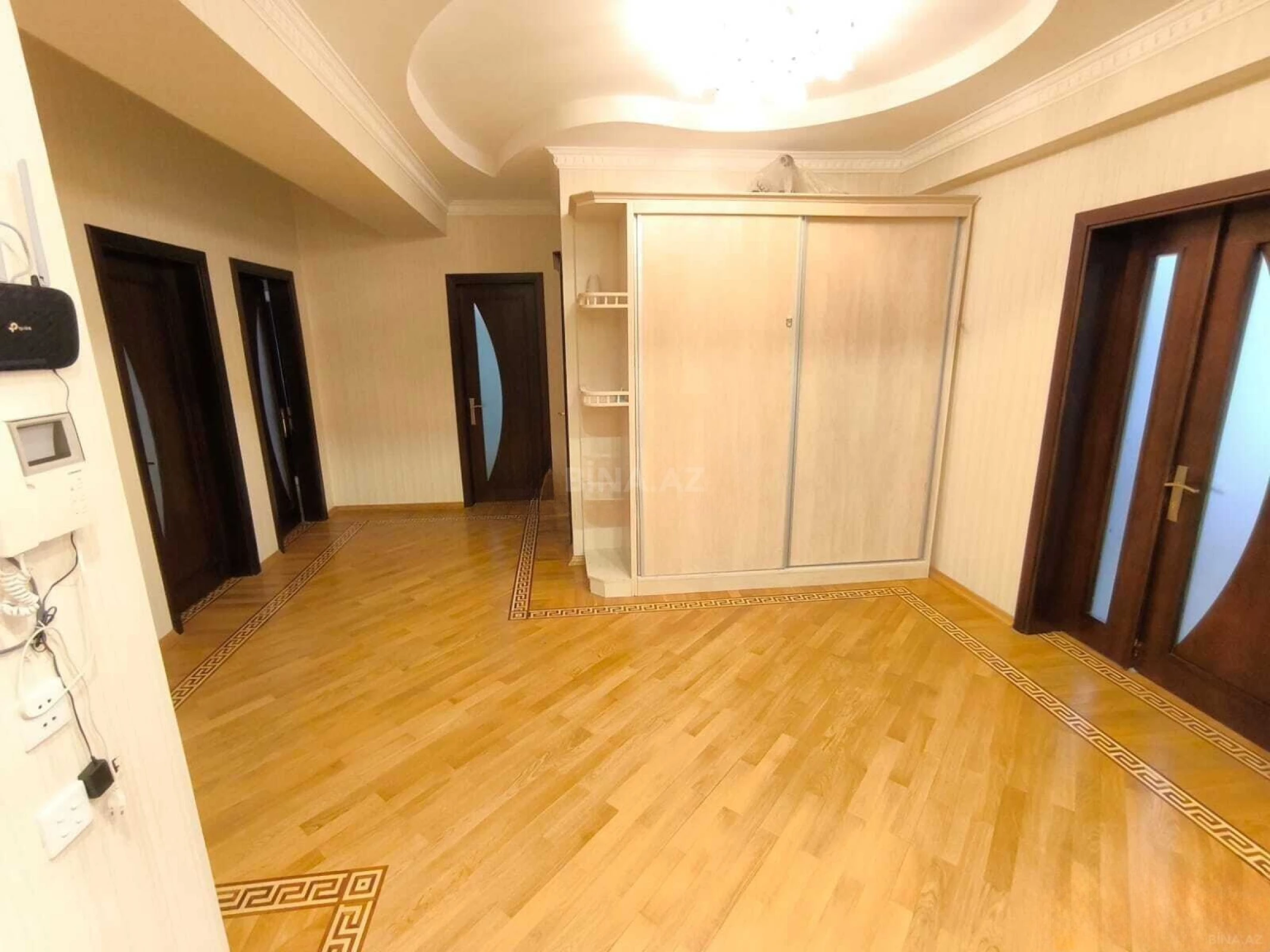 Kirayə verilir 3 otaqlı mənzil 148 m²