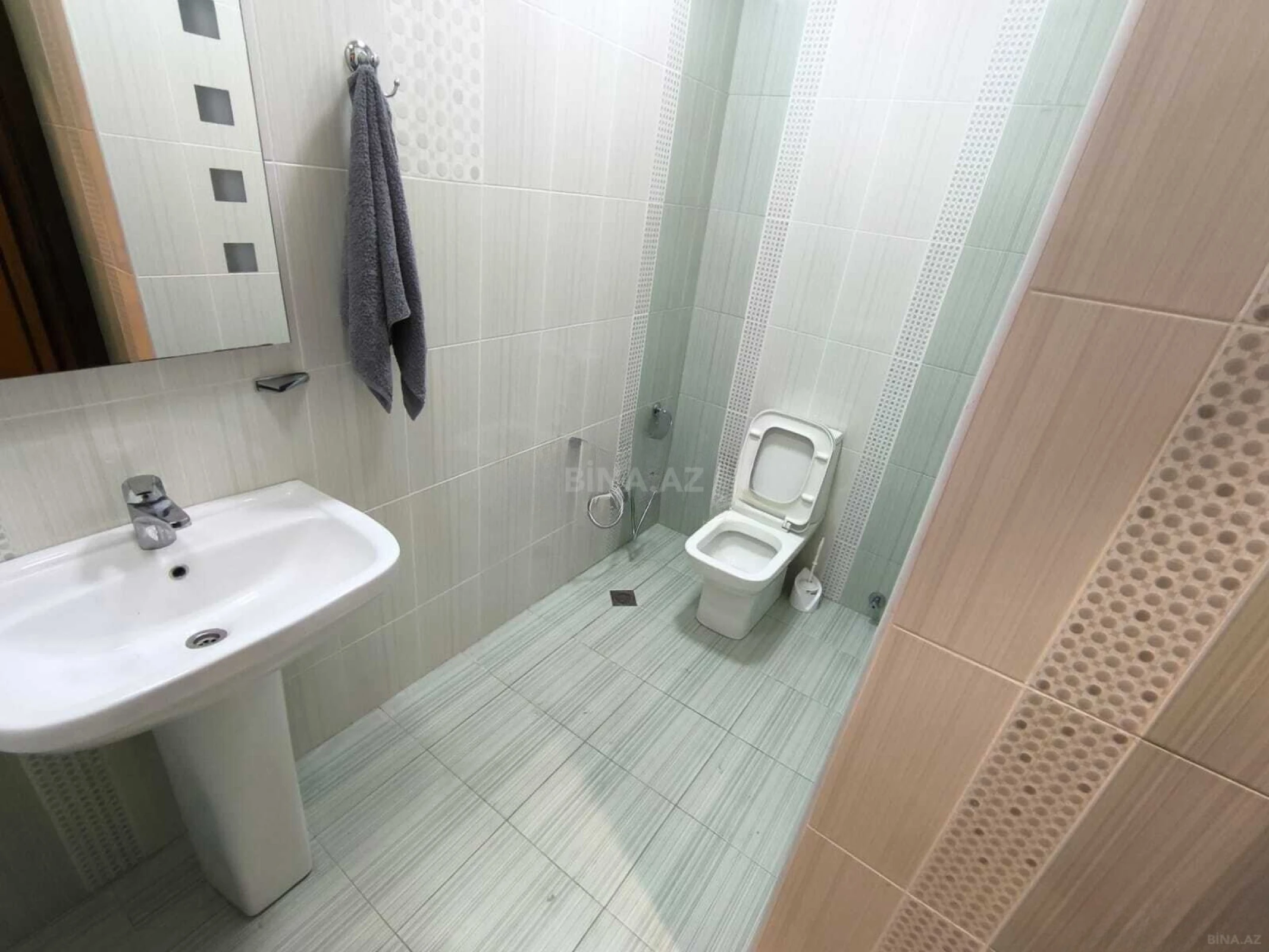 Kirayə verilir 3 otaqlı mənzil 148 m²