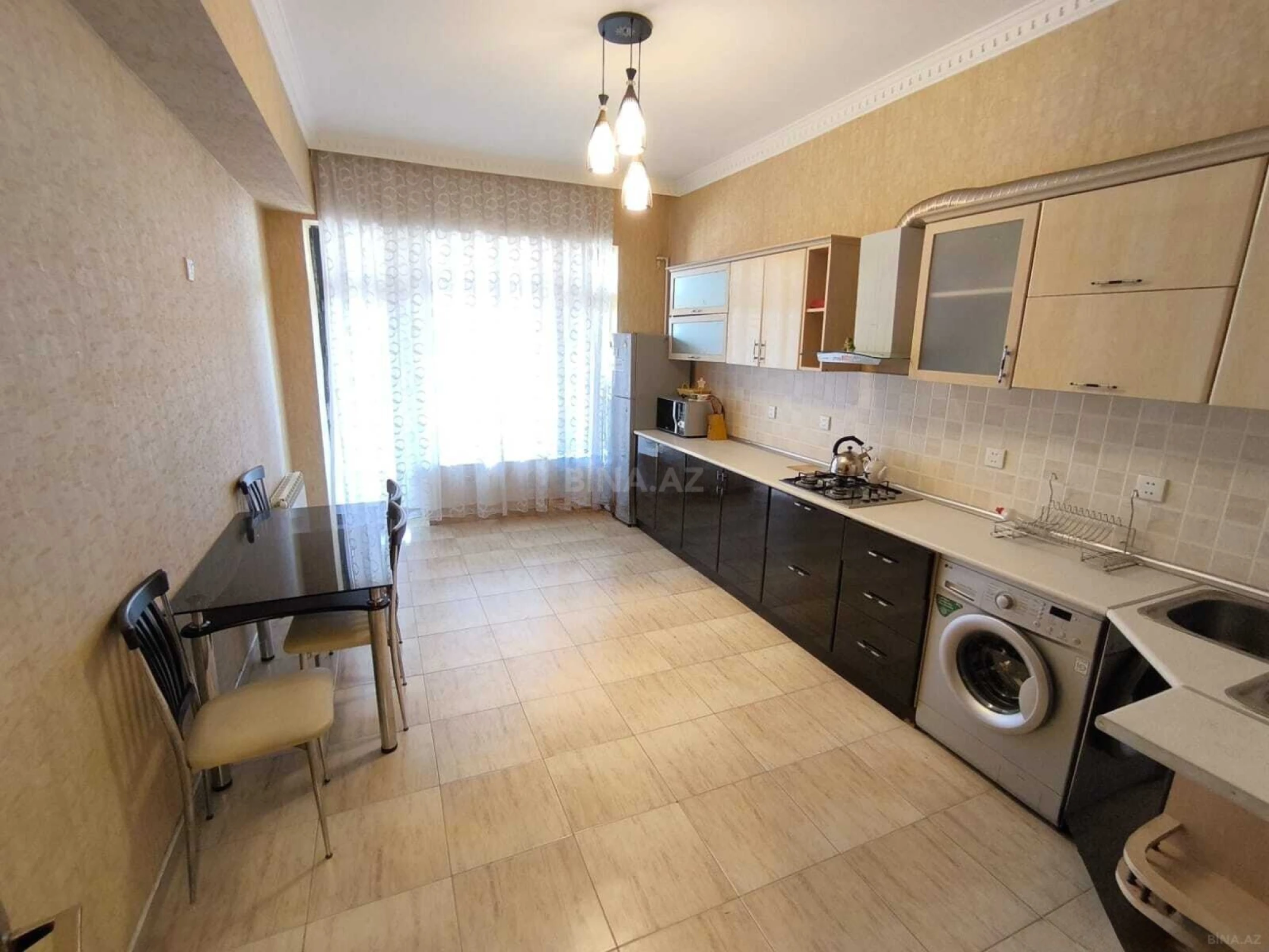 Kirayə verilir 3 otaqlı mənzil 148 m²