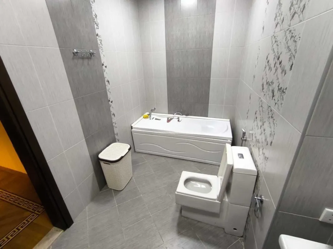 Kirayə verilir 3 otaqlı mənzil 148 m²