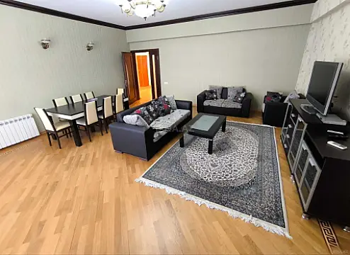 Kirayə verilir 3 otaqlı mənzil 148 m²