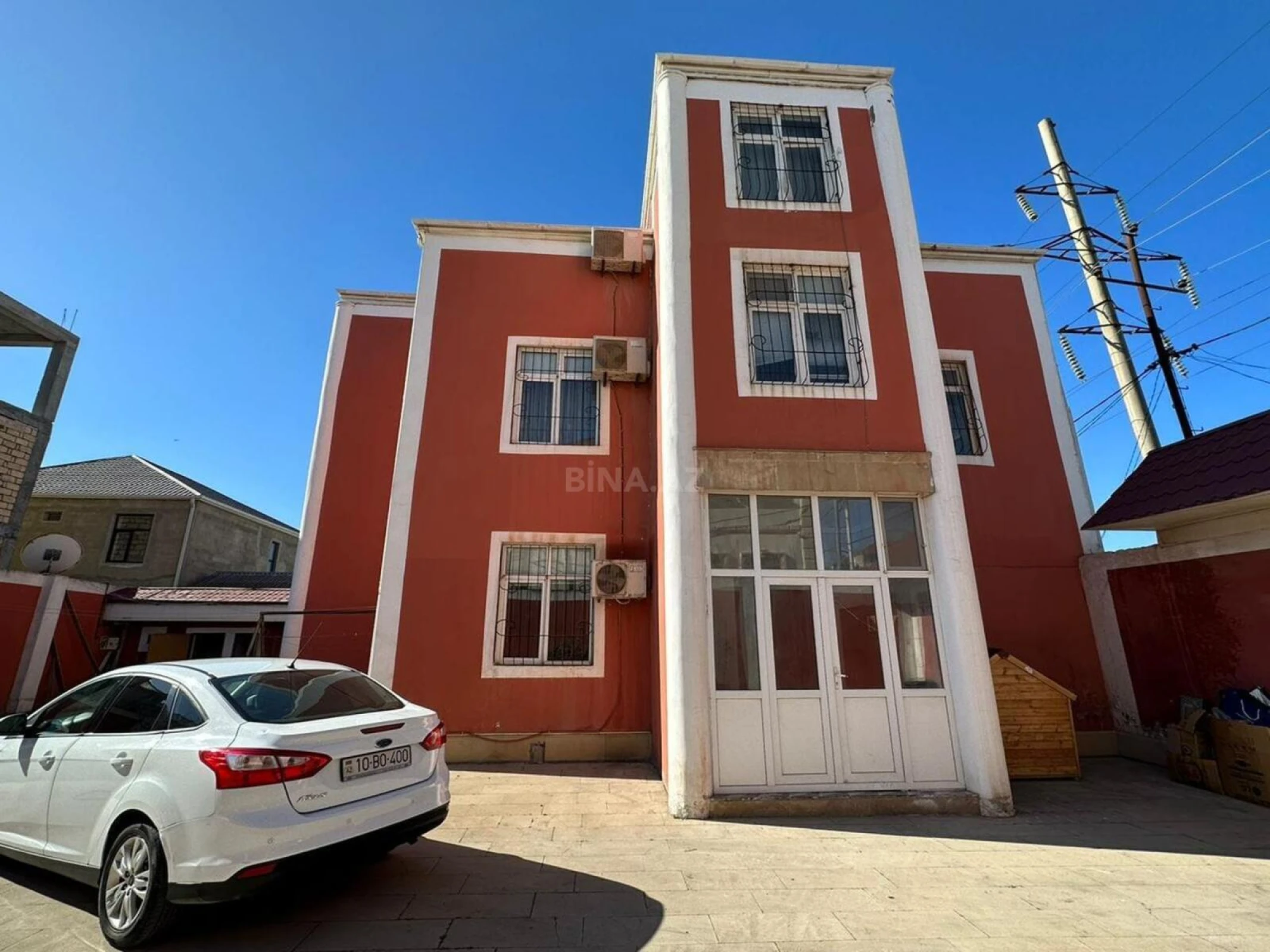 Kirayə verilir 6 otaqlı həyət evi 400 m²