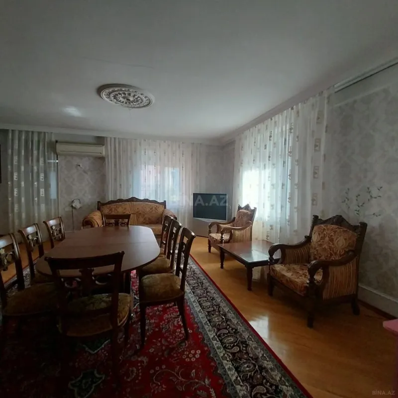 Kirayə verilir 6 otaqlı həyət evi 400 m²