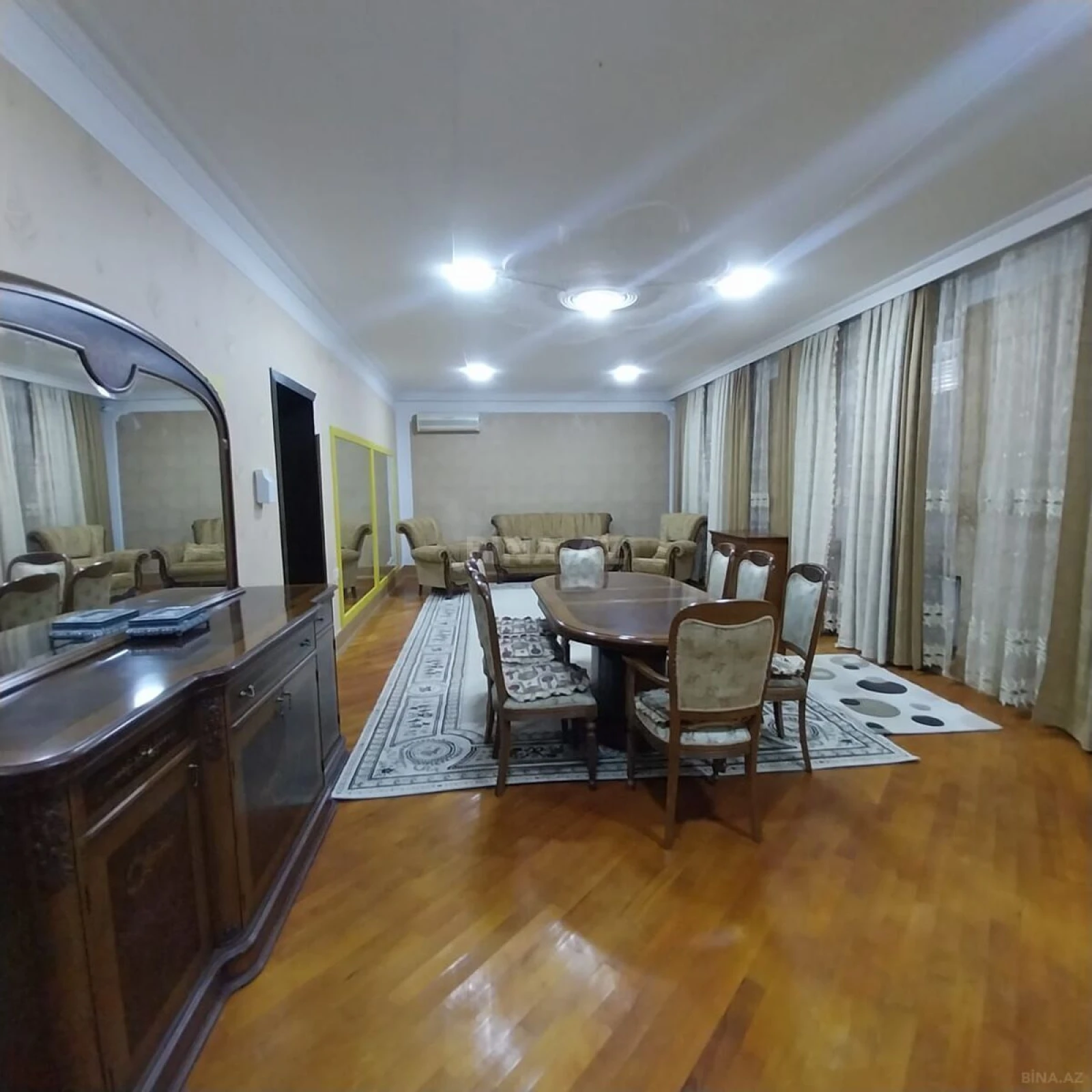 Kirayə verilir 6 otaqlı həyət evi 400 m²
