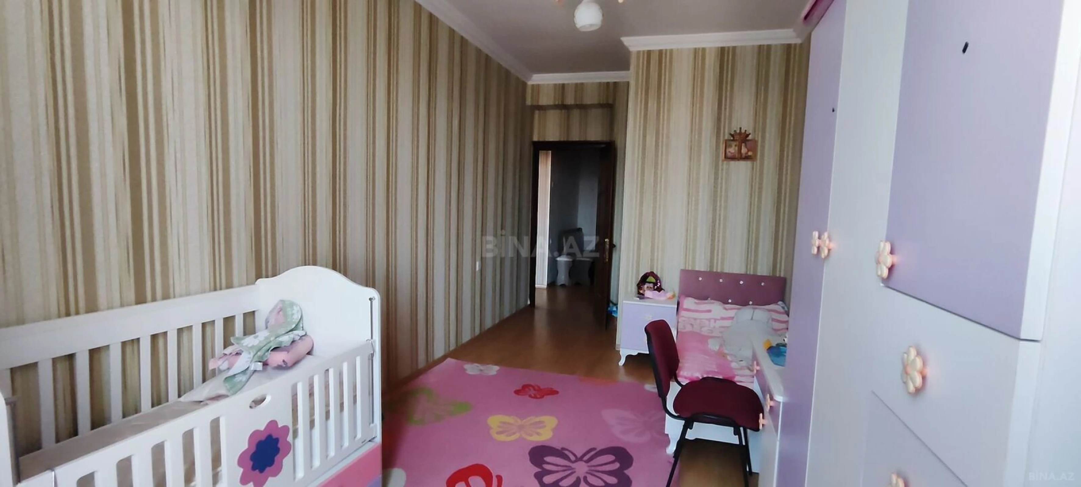Satılır 4 otaqlı mənzil 128 m²