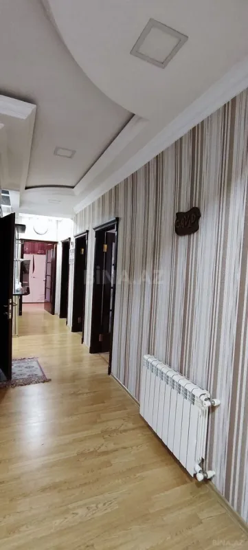 Satılır 4 otaqlı mənzil 128 m²