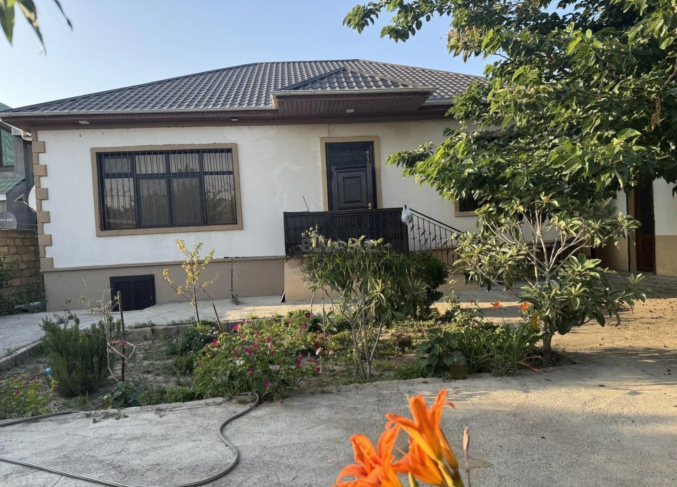 Satılır 4 otaqlı həyət evi 145 m²