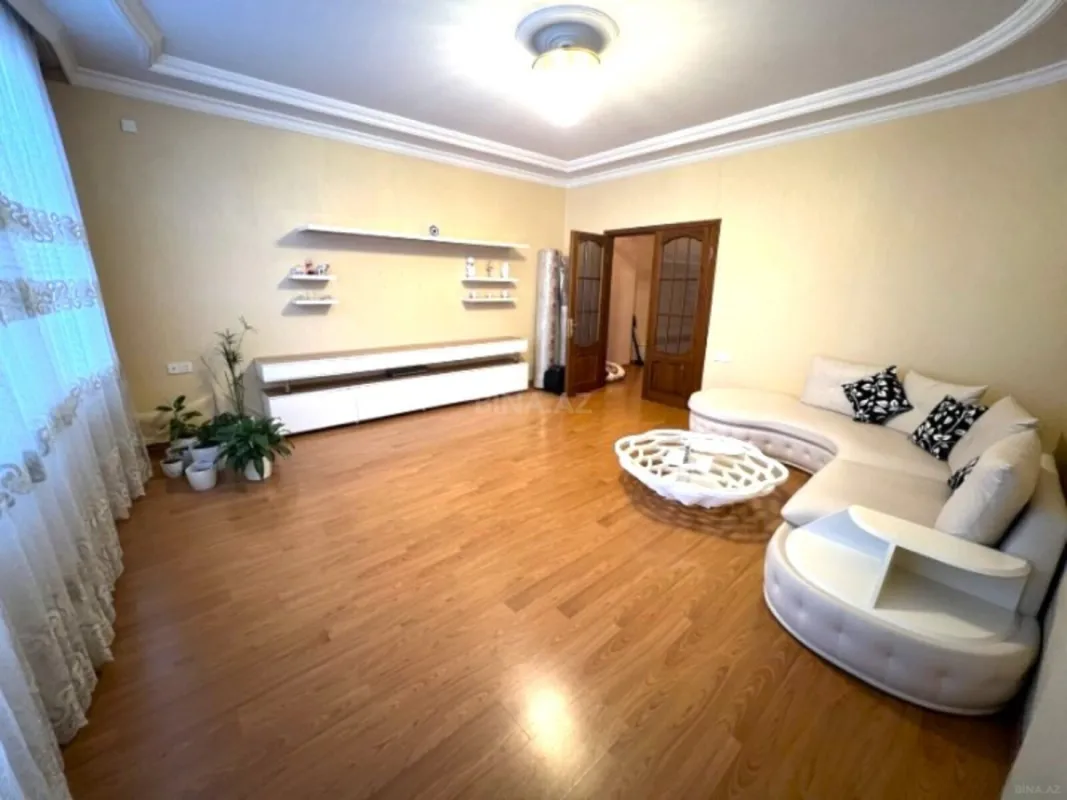 Satılır 3 otaqlı mənzil 115 m²
