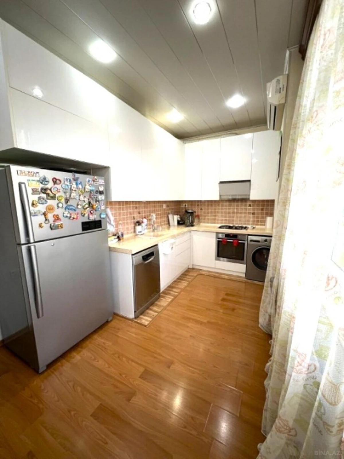 Satılır 3 otaqlı mənzil 115 m²