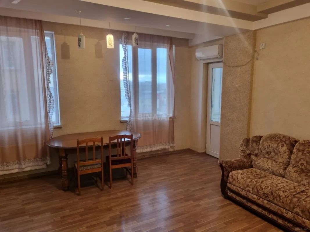 Kirayə verilir 2 otaqlı mənzil 80 m²
