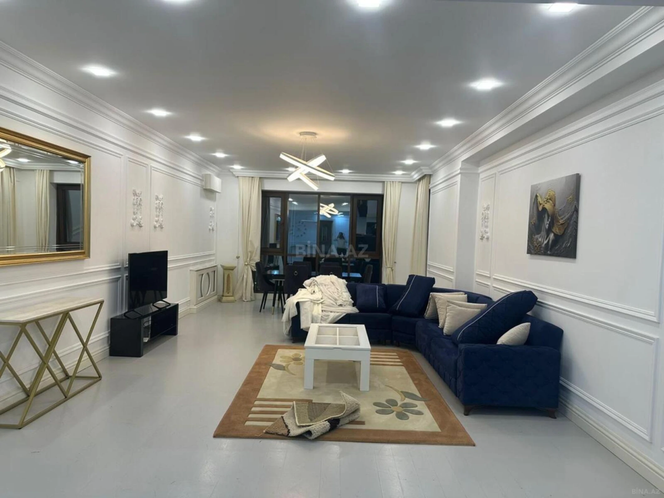 Satılır 4 otaqlı mənzil 268 m²