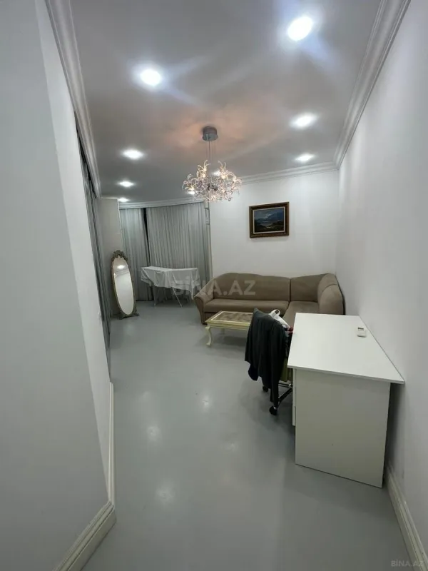 Satılır 4 otaqlı mənzil 268 m²