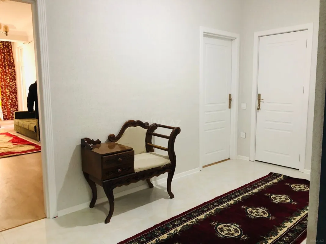 Kirayə verilir 2 otaqlı mənzil 80 m²