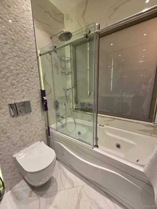 Kirayə verilir 3 otaqlı mənzil 111 m²